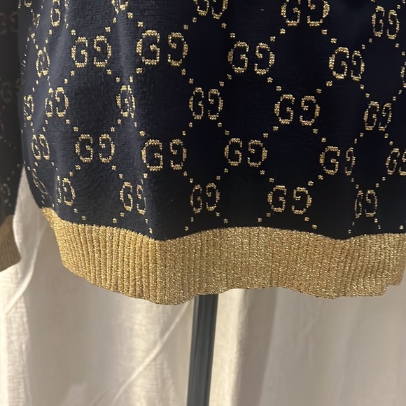 Gucci intarsia navy blue cardigan, gold metallic logo, thread, and trim - Picture 8 of 11